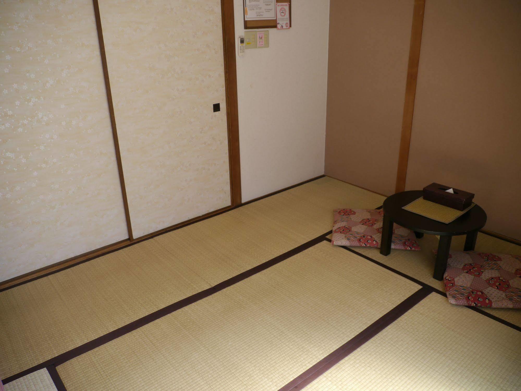 J-Hoppers Hiroshima Guesthouse Exteriér fotografie